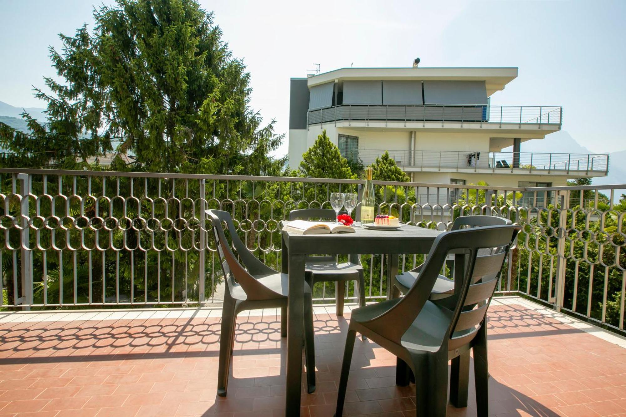 Riva Lago E Spiaggia Apartment 2 - Happy Rentals Exterior foto